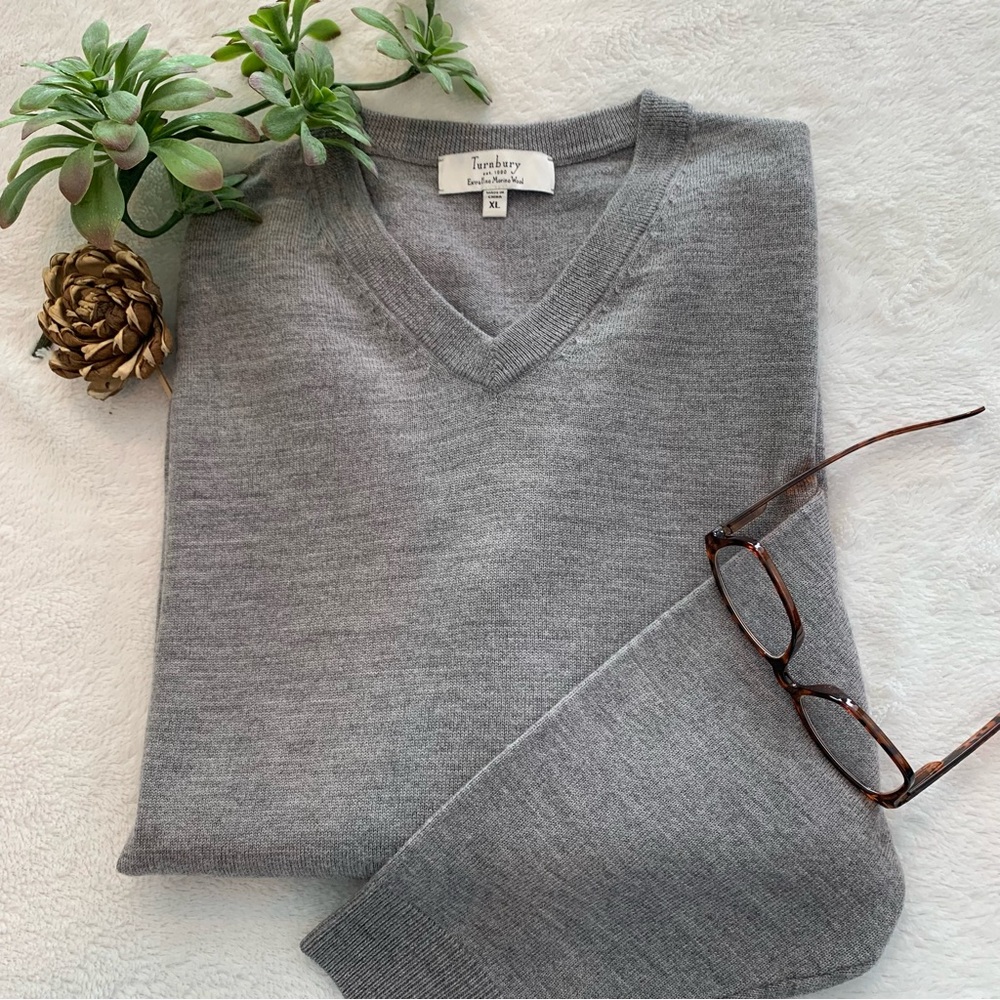 Turnbury Extra Fine Merino Wool long sleeve gray sweater.  Size XL.  EUC.